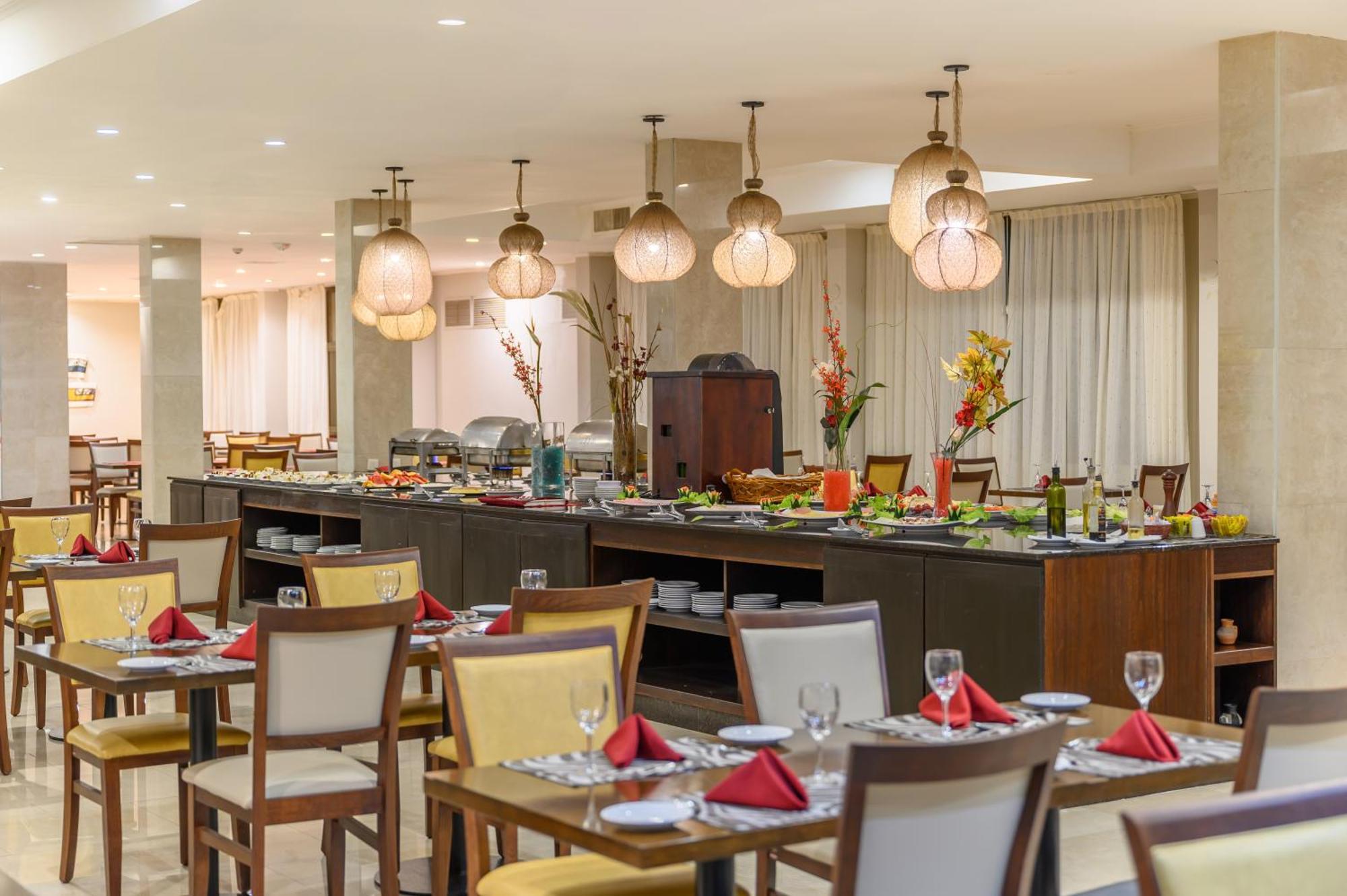 פוארטו איגואסו Exe Hotel Cataratas מראה חיצוני תמונה The restaurant at the hotel