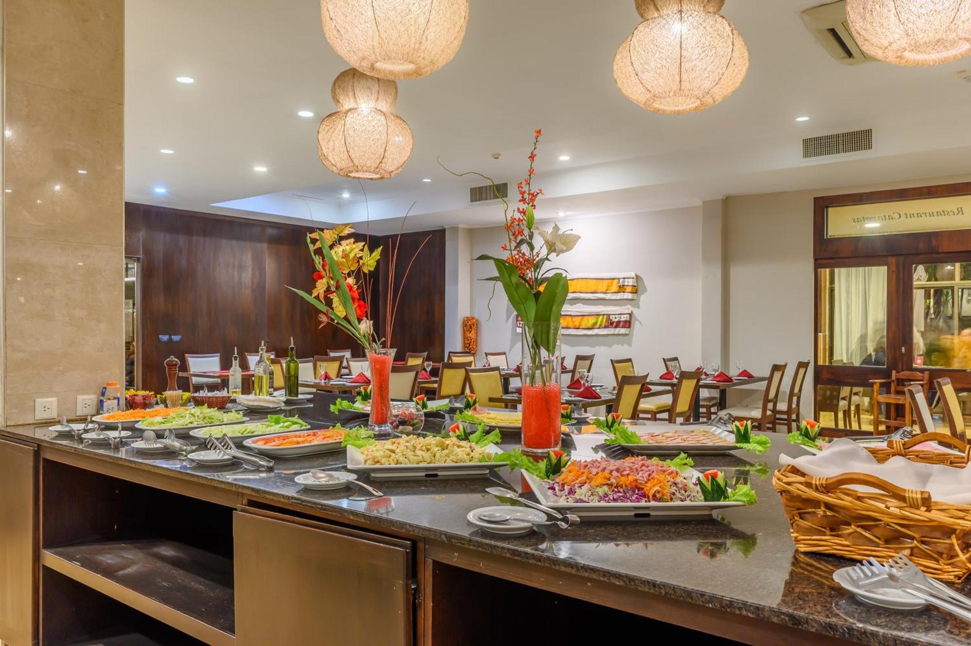 פוארטו איגואסו Exe Hotel Cataratas מראה חיצוני תמונה The buffet at the hotel