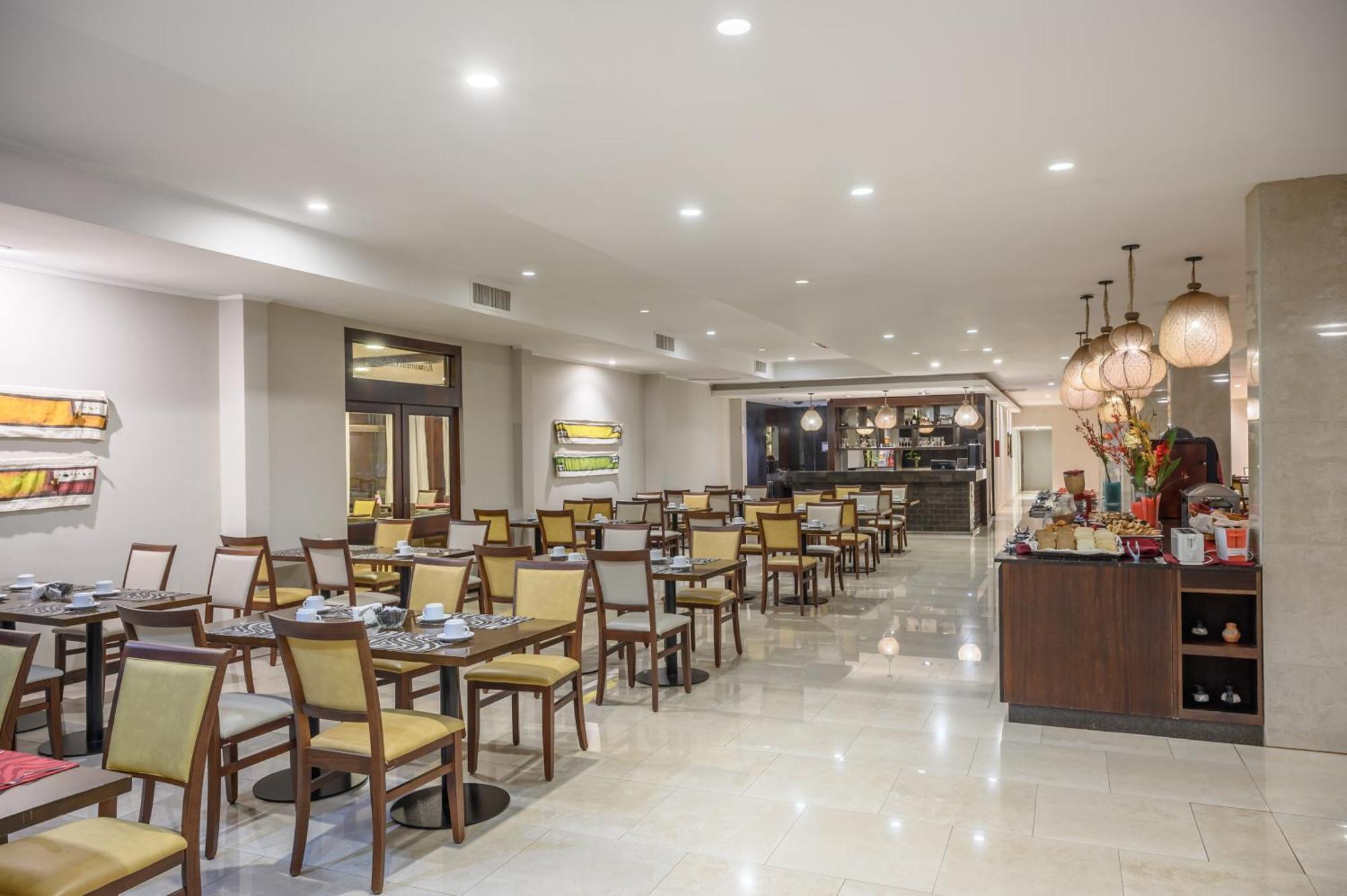 פוארטו איגואסו Exe Hotel Cataratas מראה חיצוני תמונה The restaurant at the hotel